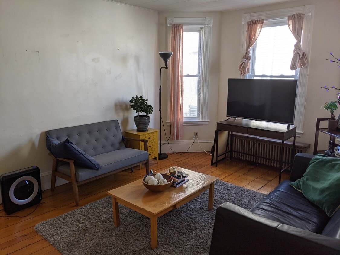 Primary Photo - 21 Quincy St