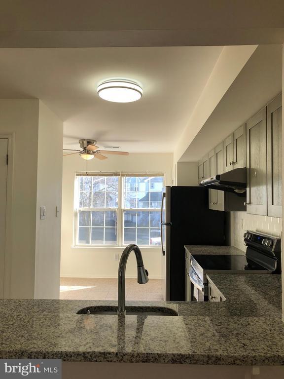 Building Photo - 4202 Quaker Ct