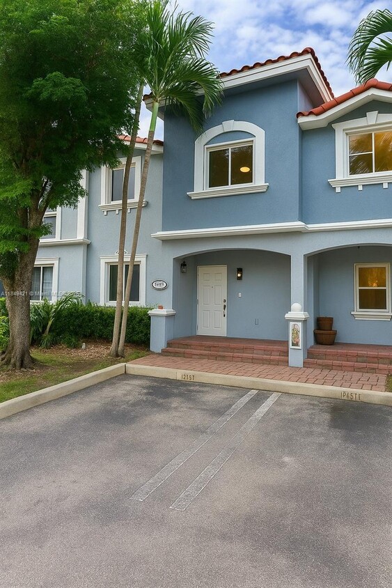 Primary Photo - 11651 NE 18th Dr