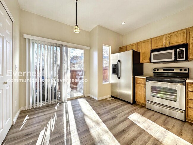 Foto del edificio - 9600 W Chatfield Ave