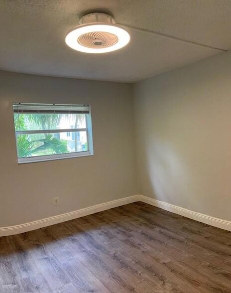 Foto del edificio - 805 Hummingbird Way