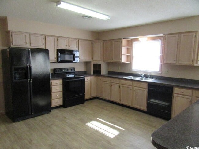 Building Photo - 4483 Baker St