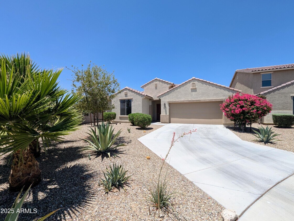 Foto principal - 6952 W Golden Ln