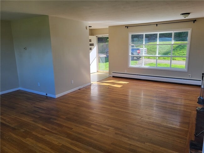 Foto del edificio - 1187 Ridge Rd
