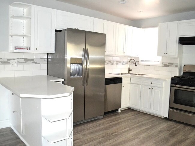 Building Photo - 16456 George Dr