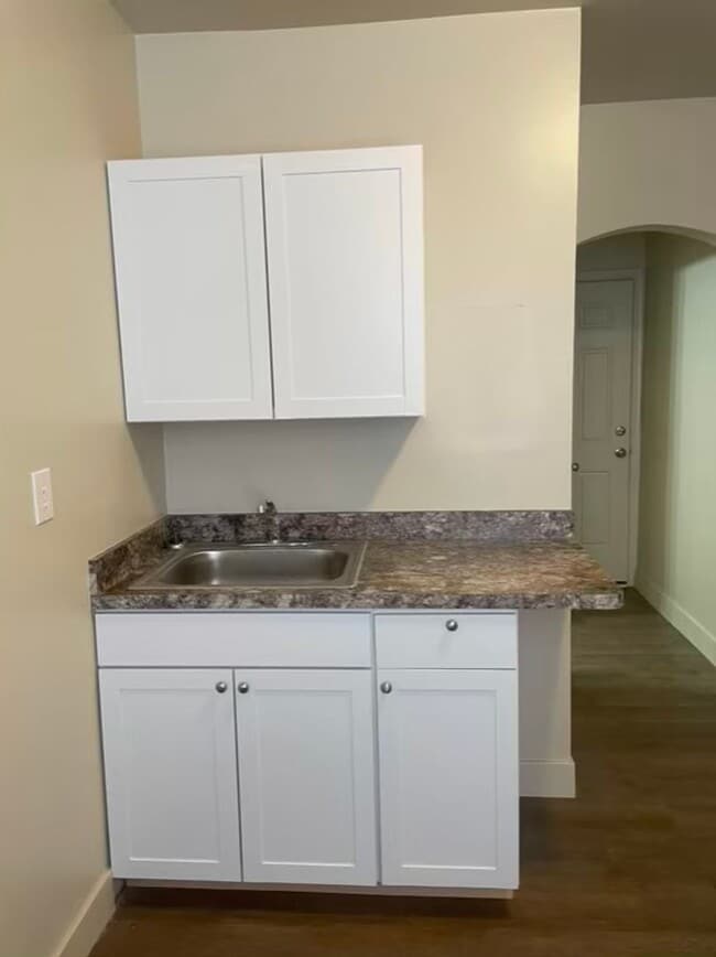 Building Photo - 44 S 200 E