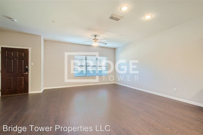 Foto del edificio - 3 br, 2.5 bath House - 1329 Lake Crest Lane