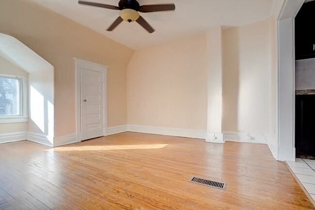 Photo du bâtiment - 13 Bellefair Ave