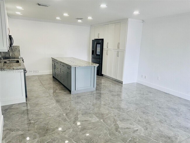 Foto del edificio - 3310 NW 20th St