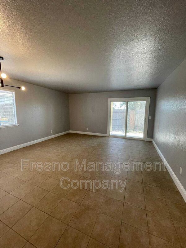 Building Photo - 3306 W Shields Ave