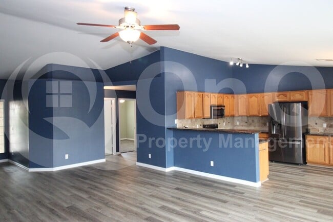 Foto del edificio - 4567 E Meadow Land Dr