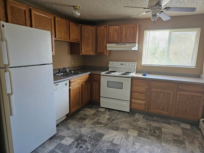 Building Photo - 1155 Chiricahua Loop
