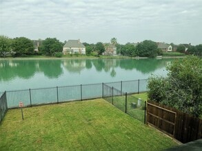 Building Photo - 2302 Waterford Park St