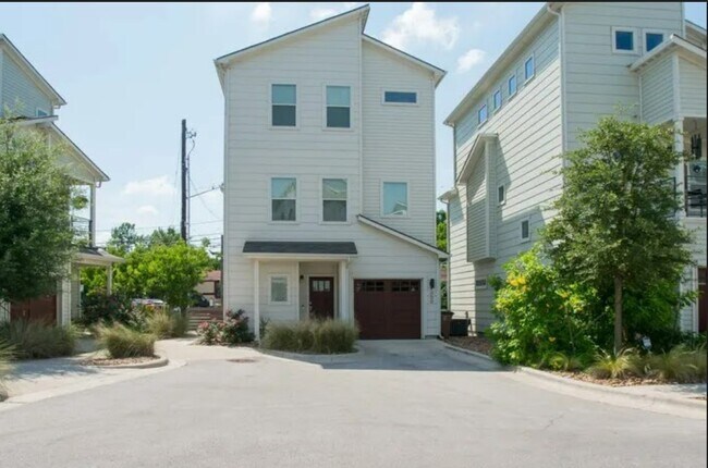 Building Photo - 1000 Muse Ln