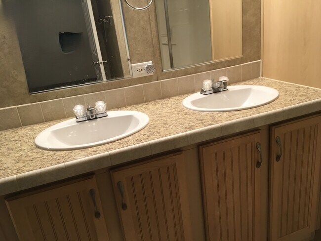 Foto del edificio - 15073 Dunnings Hwy