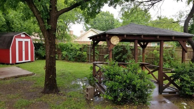Foto del edificio - 613 Oakridge Circle