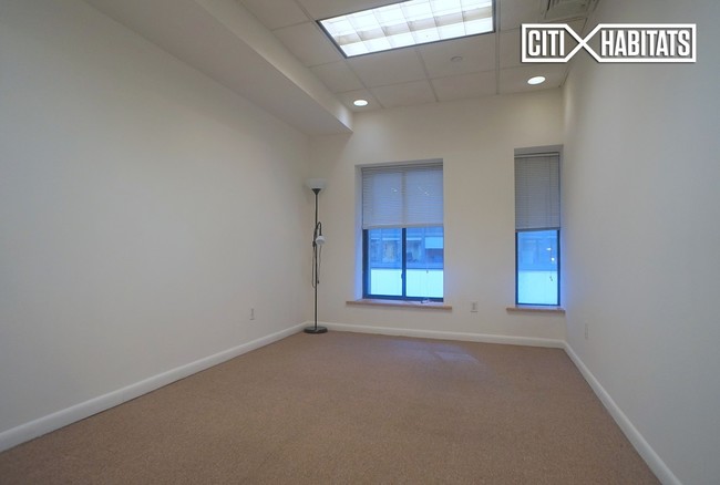 Foto del edificio - 129 E 47th St