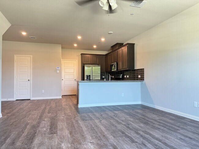 Building Photo - 3453 Solana Cir