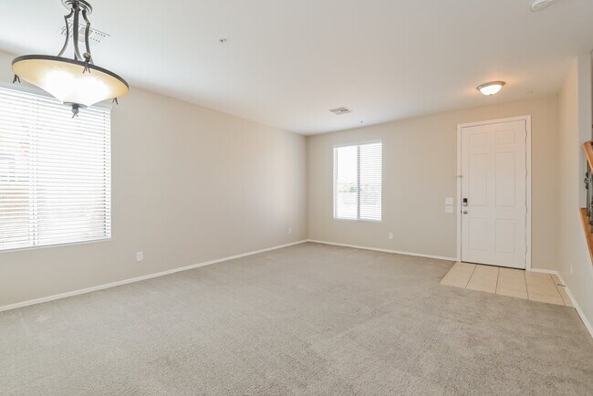 Foto del edificio - 4875 E SILVERPUFFS Way