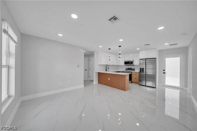 Building Photo - 3313 44th St W