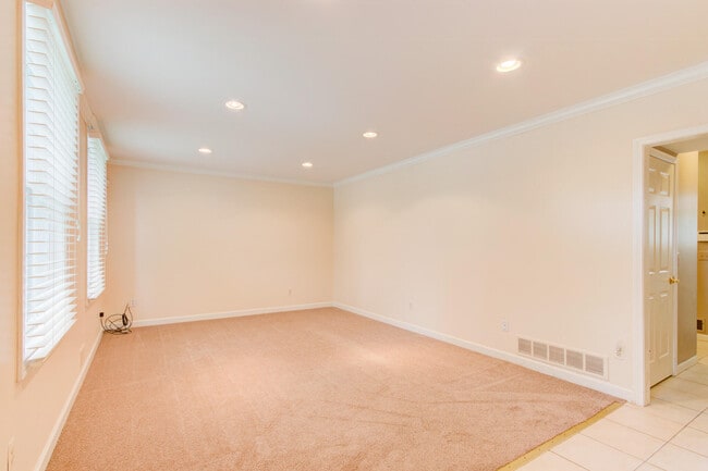 Building Photo - 801 N Sherman Dr