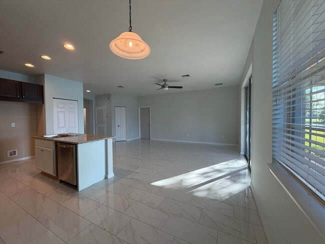 Building Photo - 1484 Birdie Dr