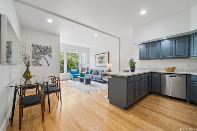 Foto del edificio - 3177 California St