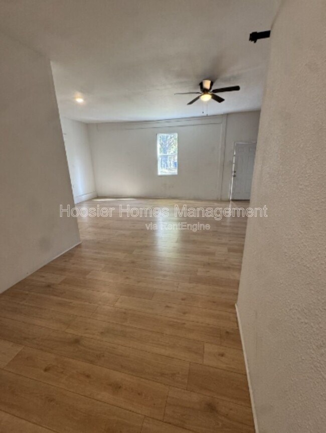 Building Photo - 1466 S Worth Ave