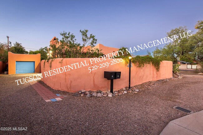 Foto del edificio - 3275 E Pima St