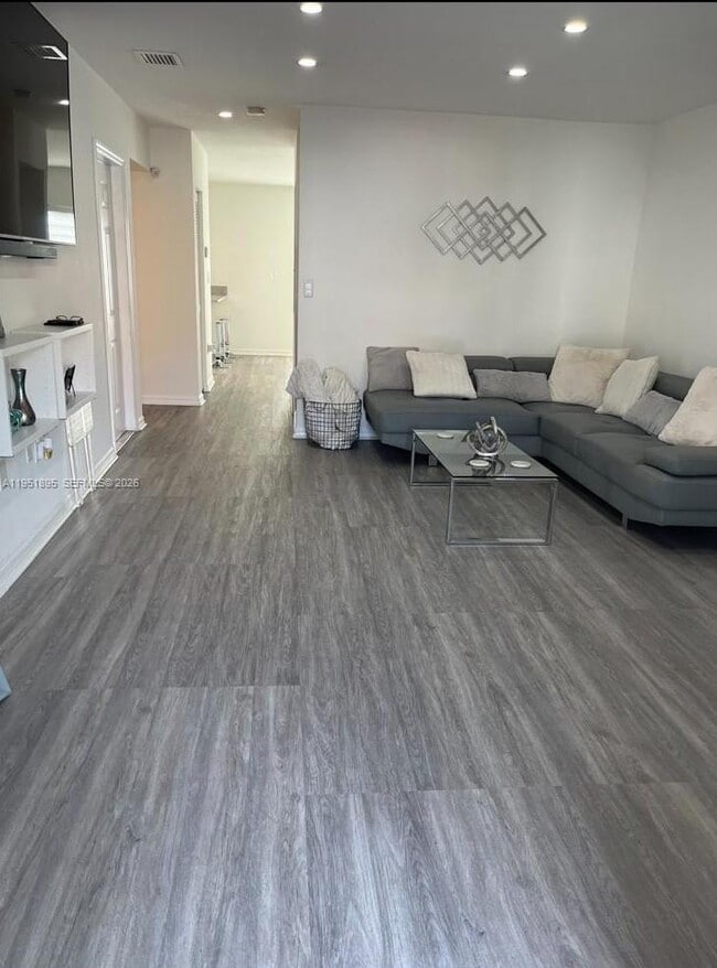 Foto del edificio - 5932 SW 162nd Ct