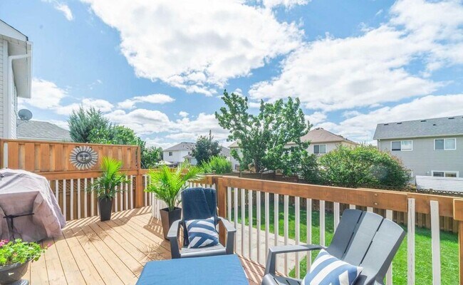 Building Photo - 113 Copeman Cres