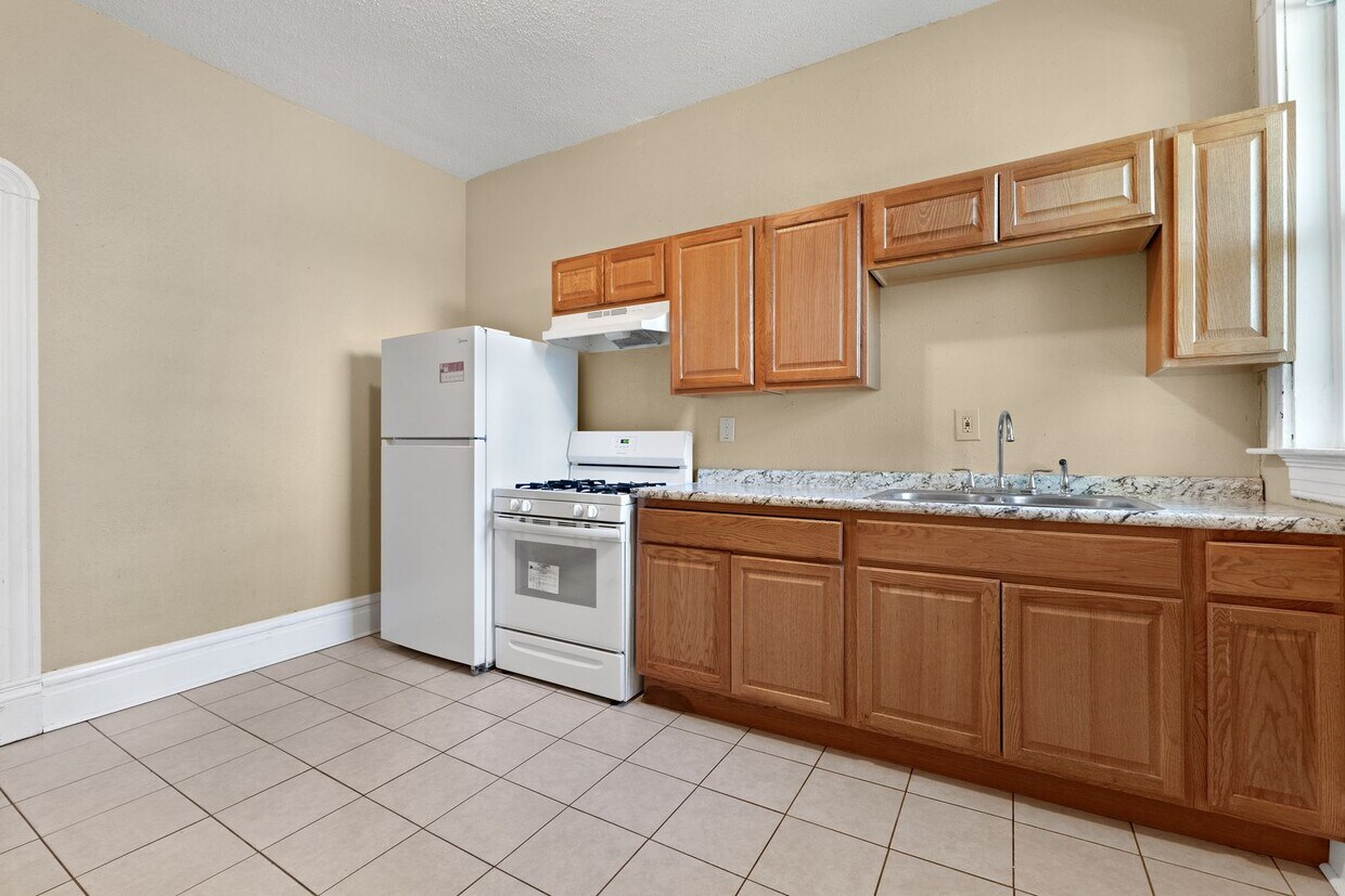 Primary Photo - 5130-5132-5132 Kensington Ave