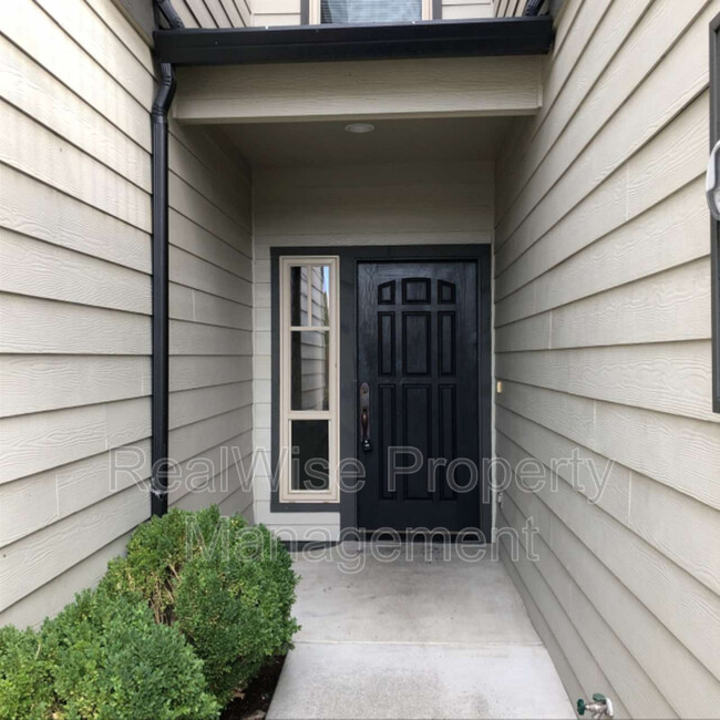 Foto del edificio - 2210 E Barnett Rd