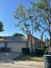 Building Photo - 425 Cameron Way