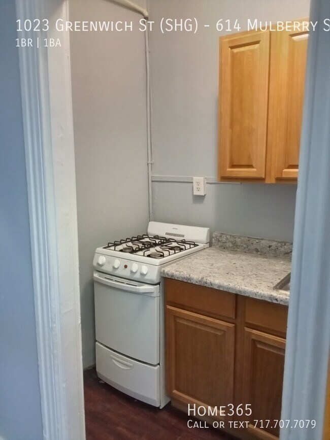 Foto del edificio - Recently Renovated 1 Bedroom Apartment