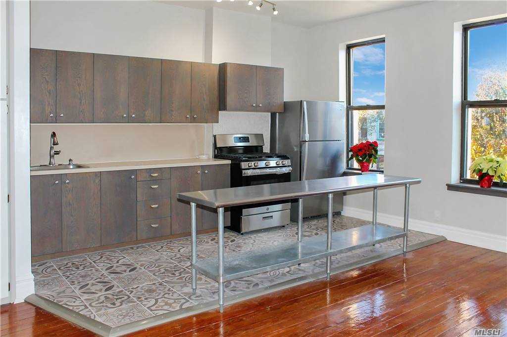 Foto principal - 18-64 Dekalb Ave