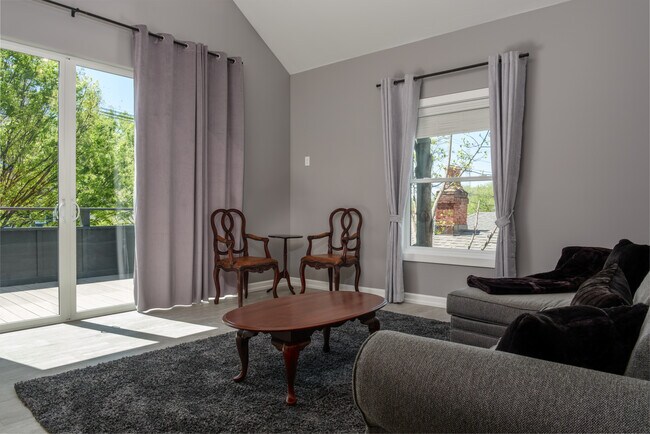 Foto del edificio - 1737 Frankfort Ave