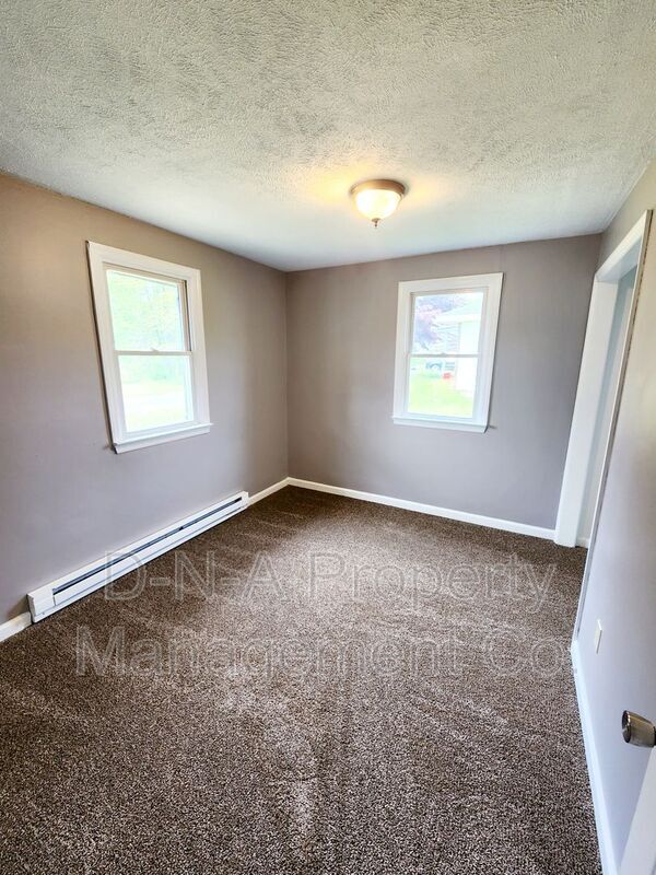 Building Photo - 110 Smith Dr
