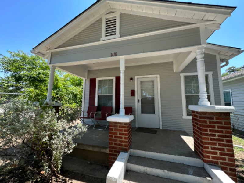 Primary Photo - 1410 N Commerce St