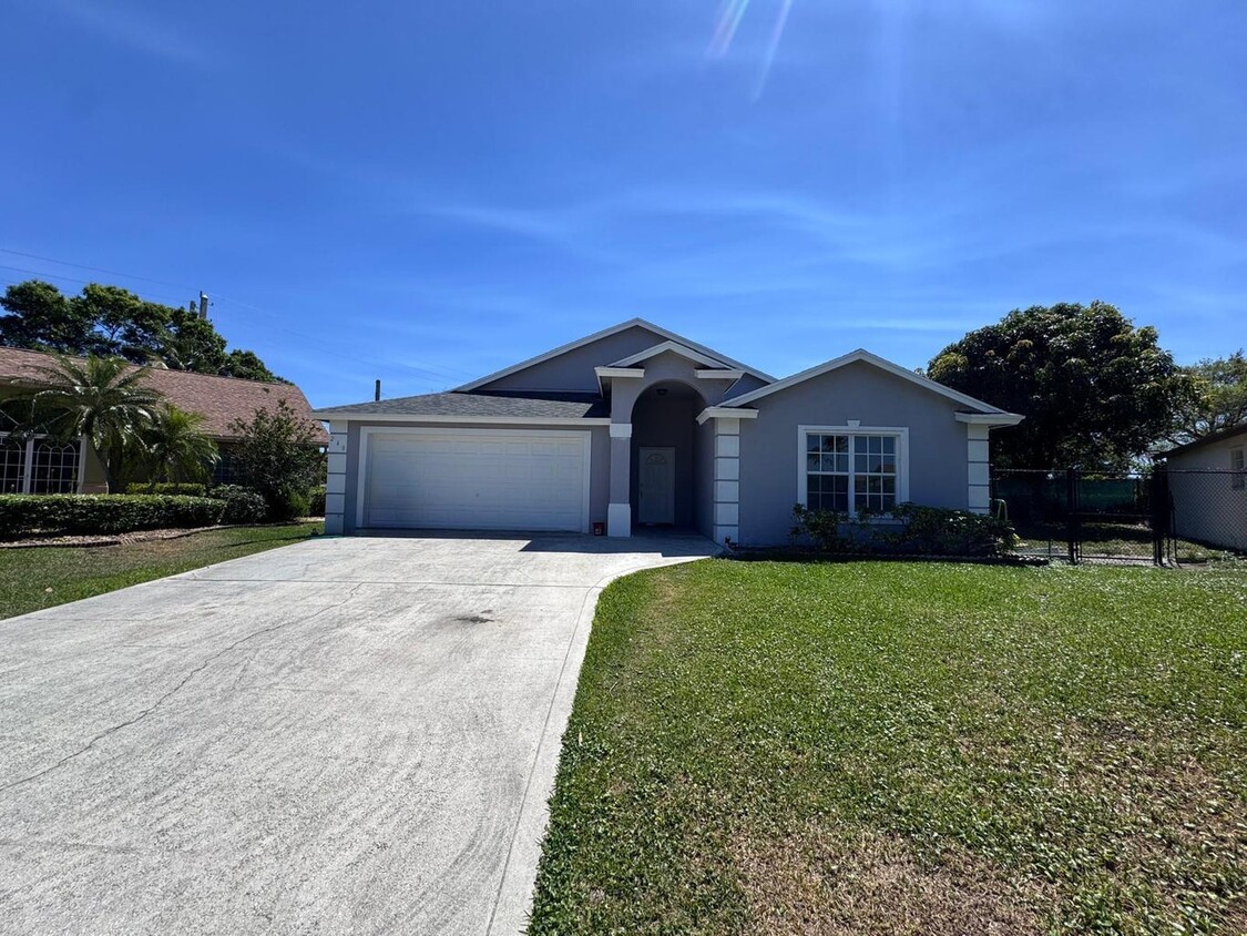 Foto principal - 240 Malibu Cir