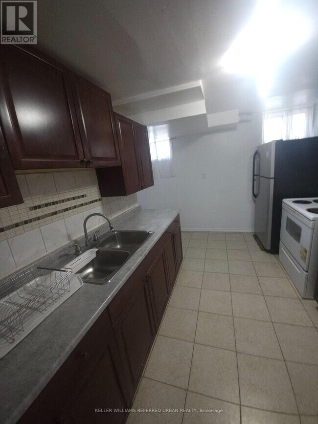 Building Photo - 41 Pintail Crescent