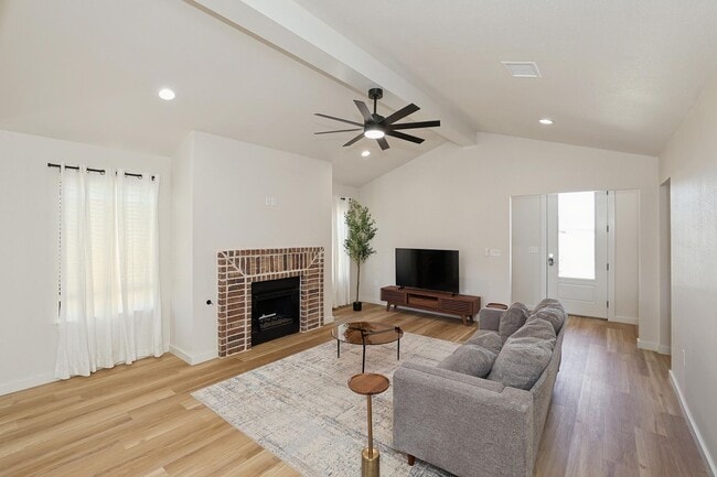 Foto del edificio - 8813 Oakleaf Ct