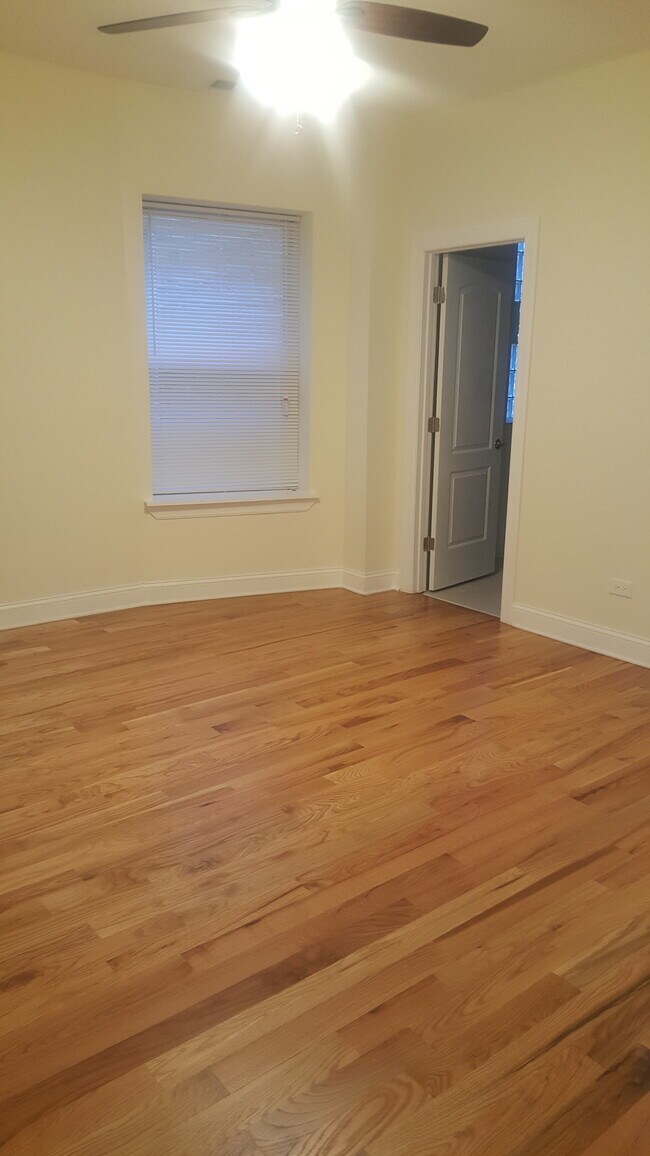Foto del edificio - 4817 N Troy St