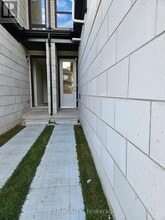 Building Photo - 3185 Sixth Line