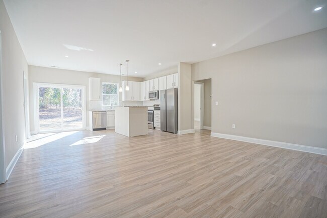 Building Photo - 242 Acorn Acres Rd
