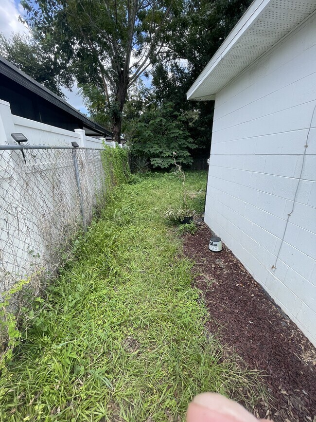 Photo - 2214 E Columbus Dr House