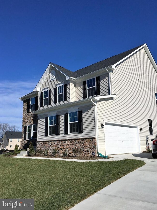 Building Photo - 120 Wheatfield Dr