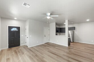 Building Photo - 707 Jentry Dr