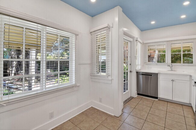 Foto del edificio - 208 S K St