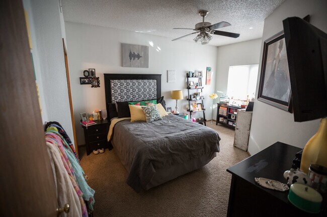 Building Photo - 2570 Westwinds Dr